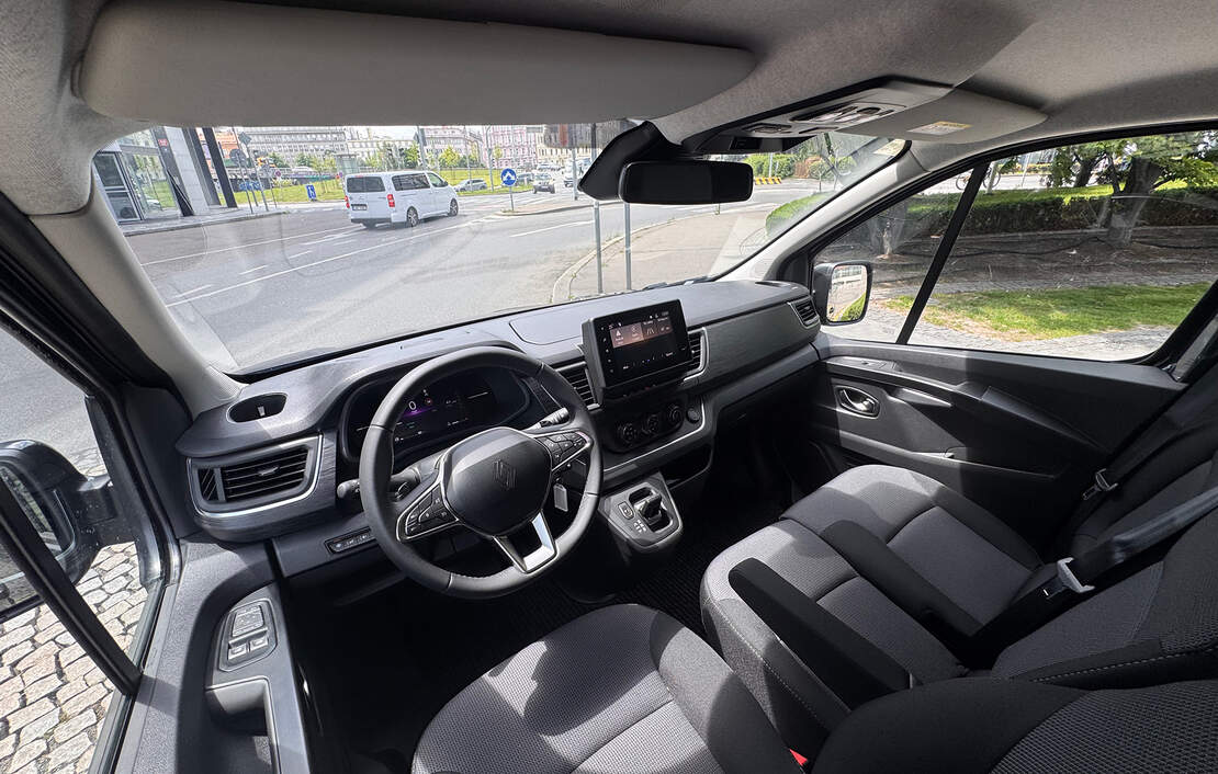Autopůjčovna Renault Trafic 9seats Praha