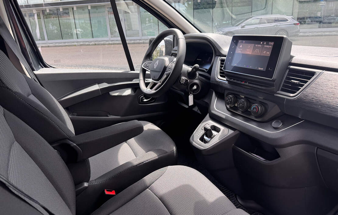 Autopůjčovna Renault Trafic 9seats Praha