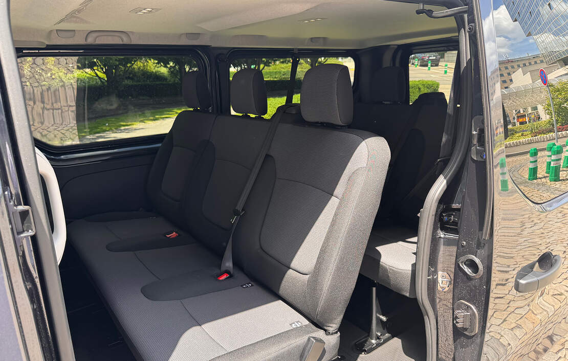 Autopůjčovna Renault Trafic 9seats Praha