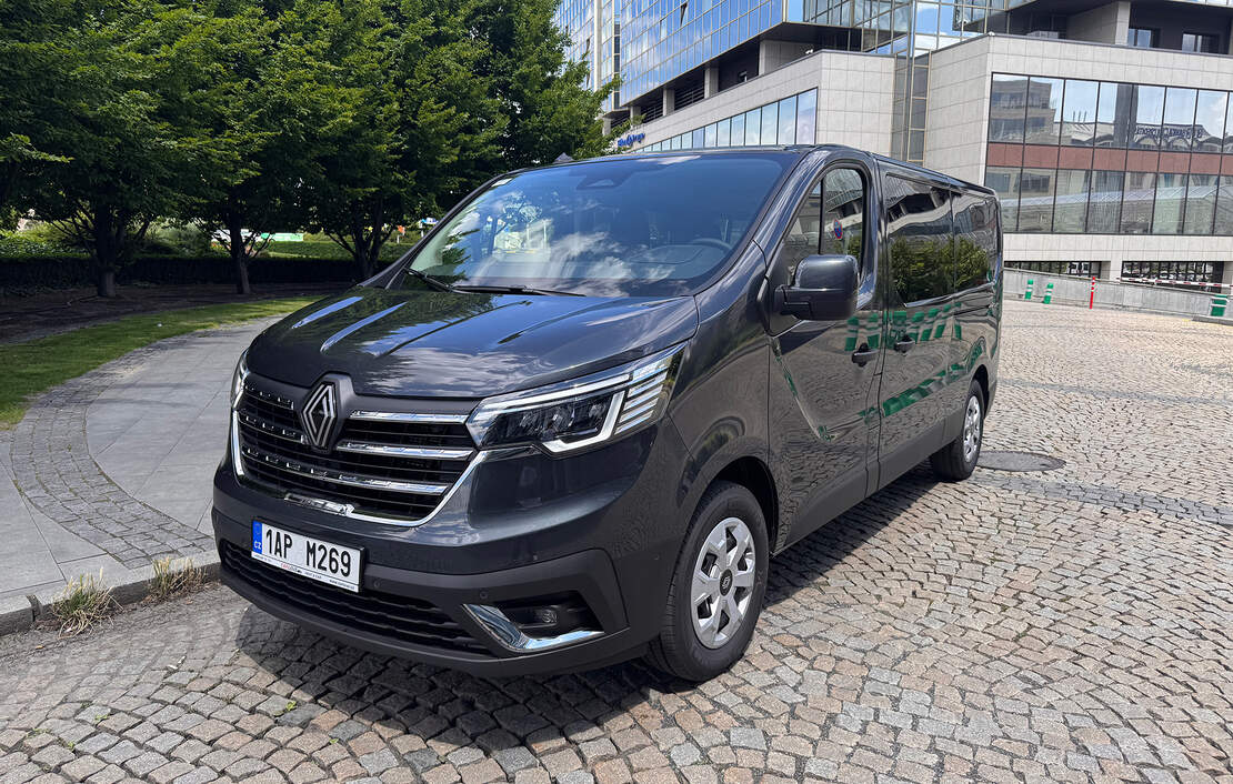 Autopůjčovna Renault Trafic 9seats Praha