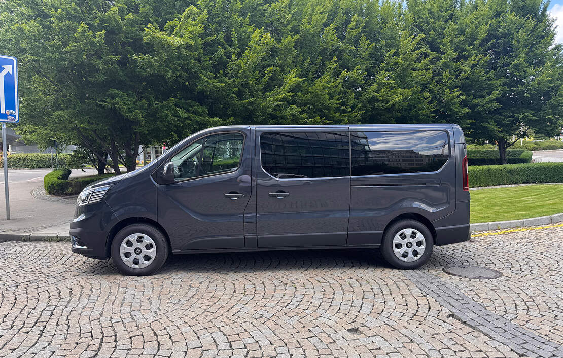 Autopůjčovna Renault Trafic 9seats Praha
