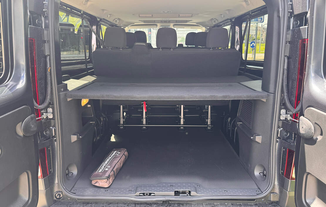 Autopůjčovna Renault Trafic 9seats Praha