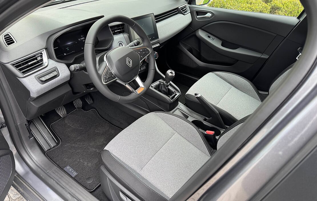 Аренда Renault Clio MT в Праге