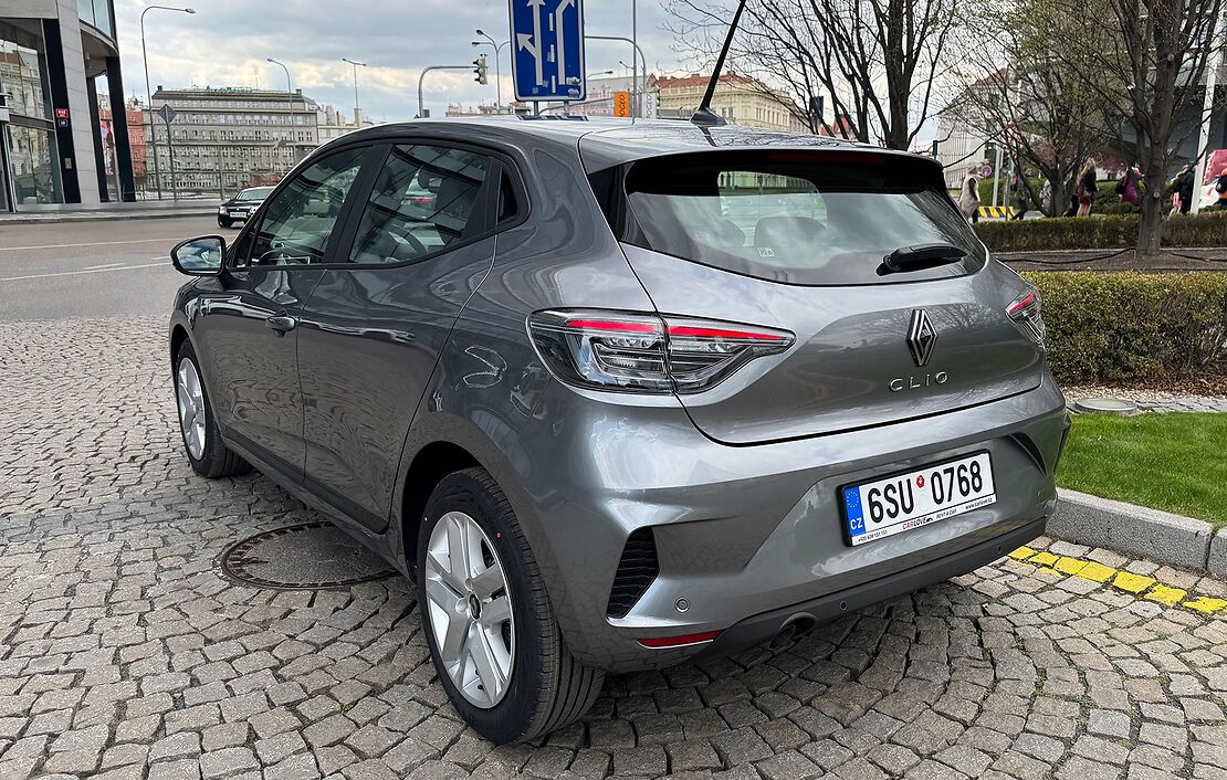 Аренда Renault Clio MT в Праге