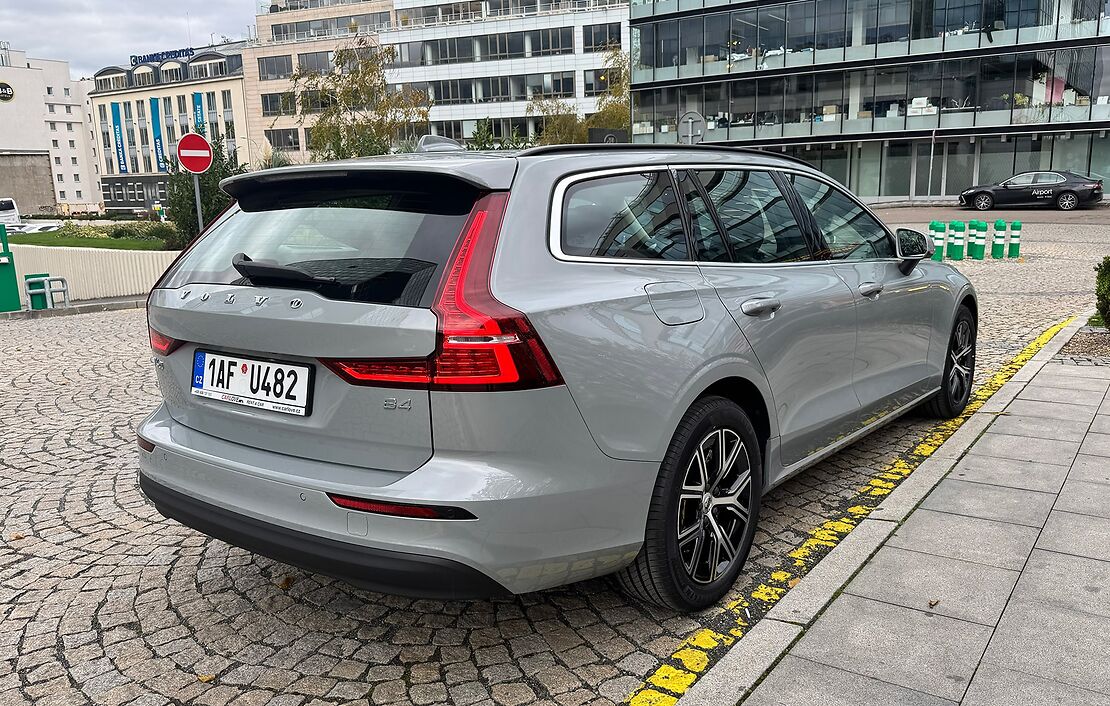 Аренда Volvo V60 в Праге
