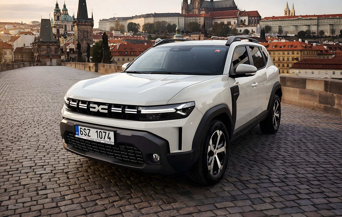 Biluthyrning Dacia Duster AT i Prag