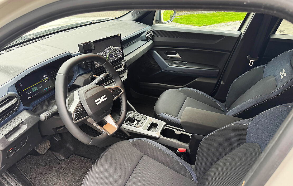 Biluthyrning Dacia Duster AT i Prag