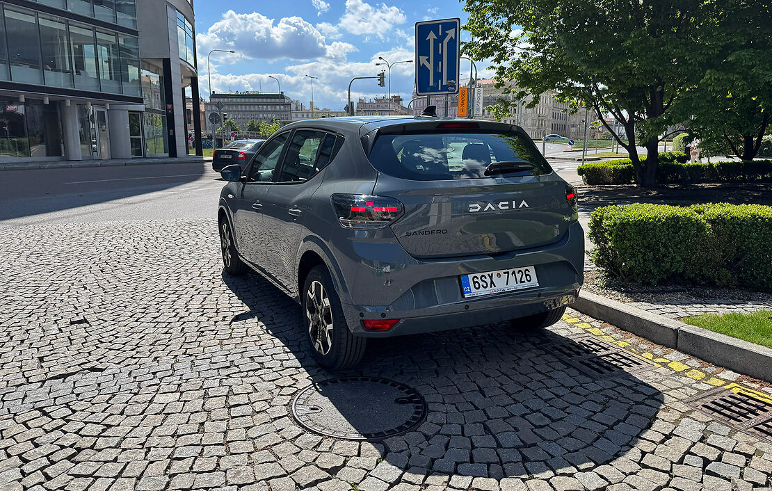 Аренда Dacia Sandero MT в Праге