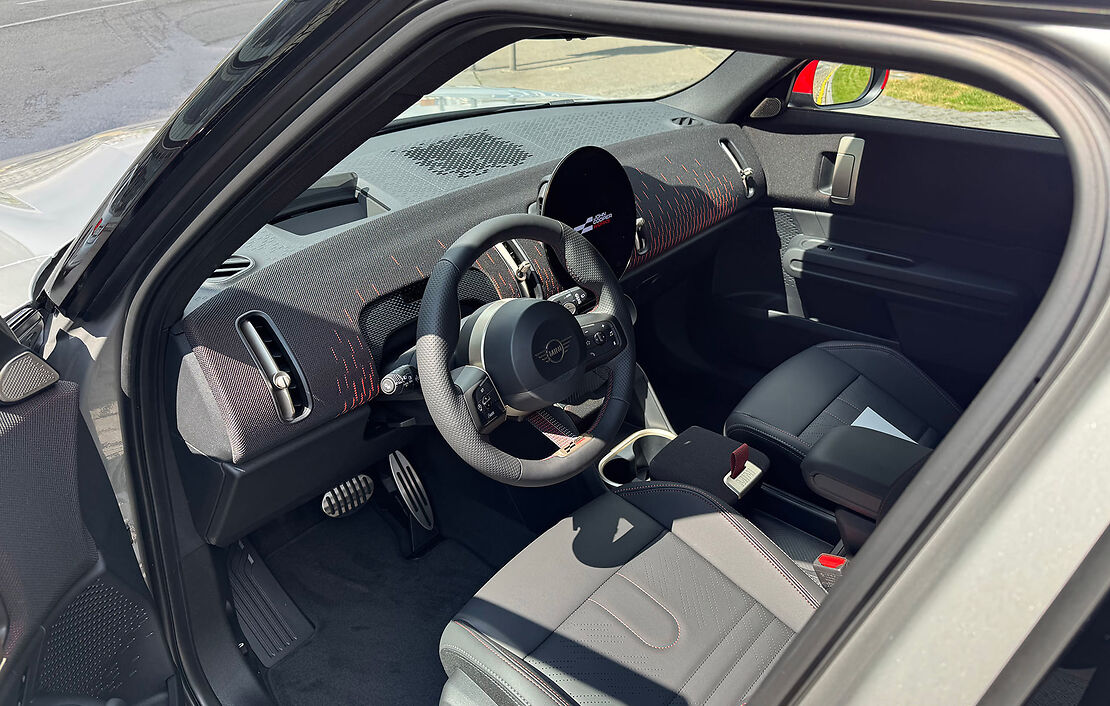 Аренда MINI Countryman JCW в Праге