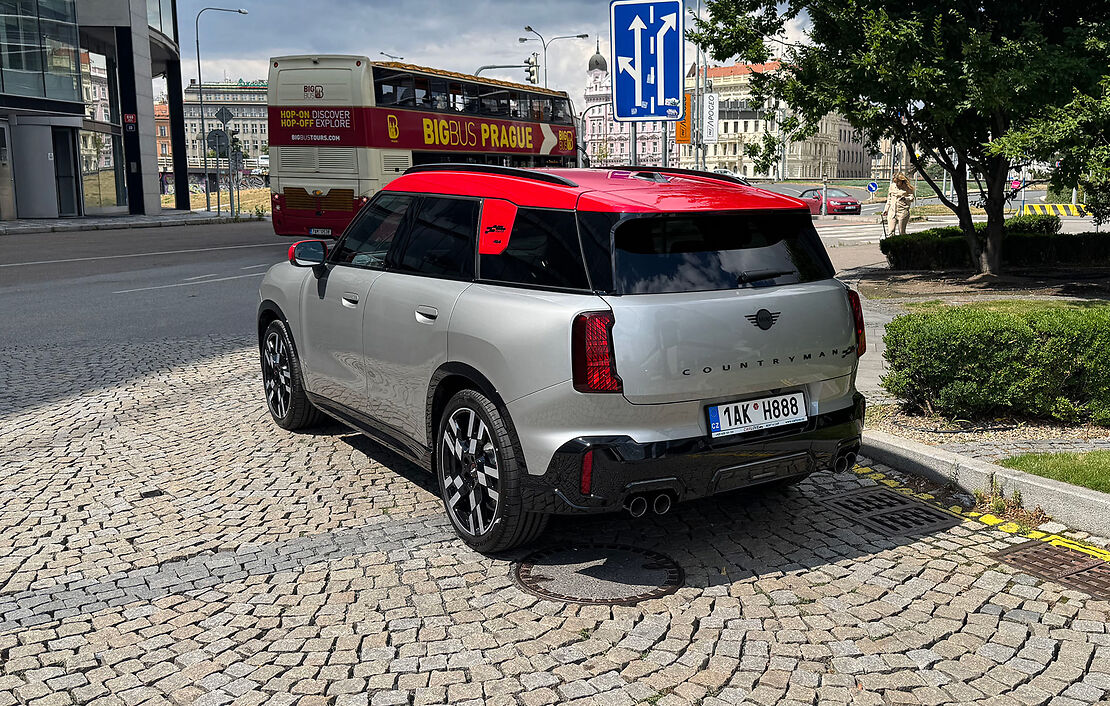 Аренда MINI Countryman JCW в Праге