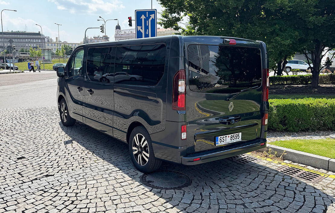 Аренда Renault Trafic 8seats в Праге