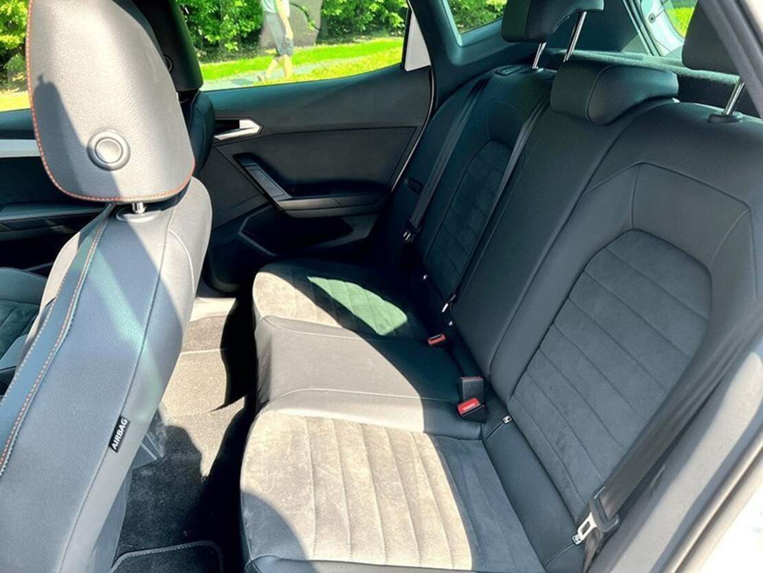 Car rental Seat Arona in Prague
