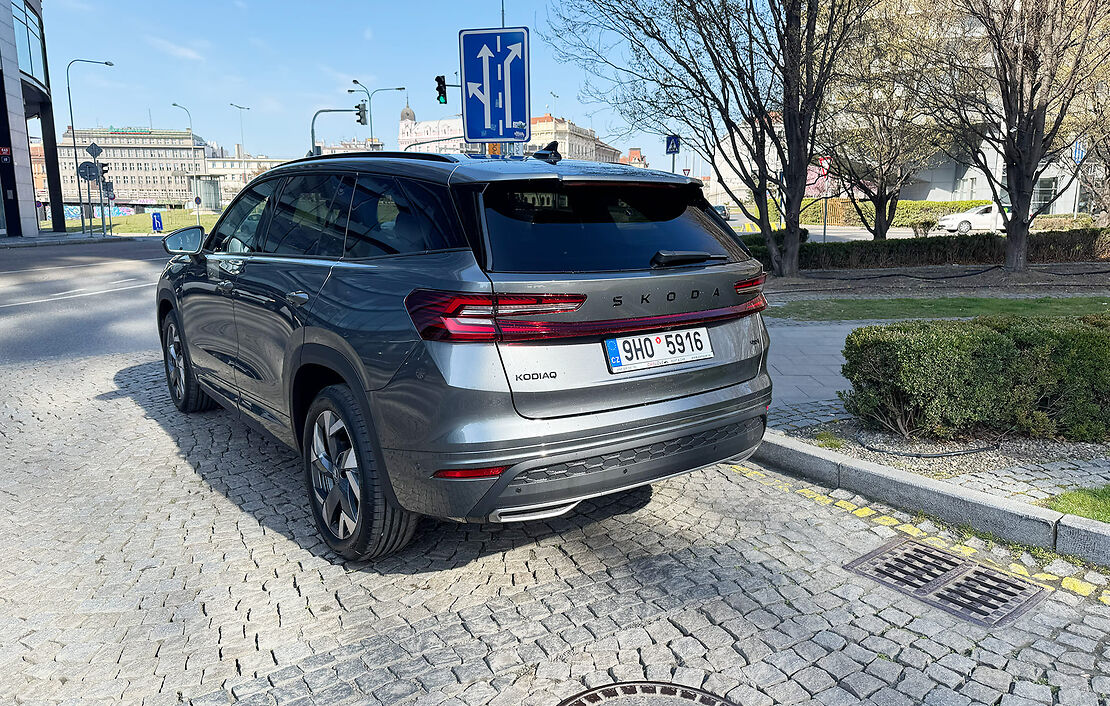 Biluthyrning Škoda Kodiaq i Prag