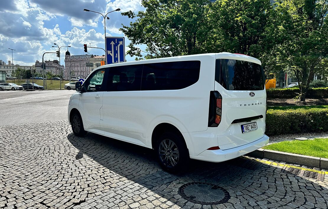 Аренда Ford Tourneo Custom 4wd в Праге