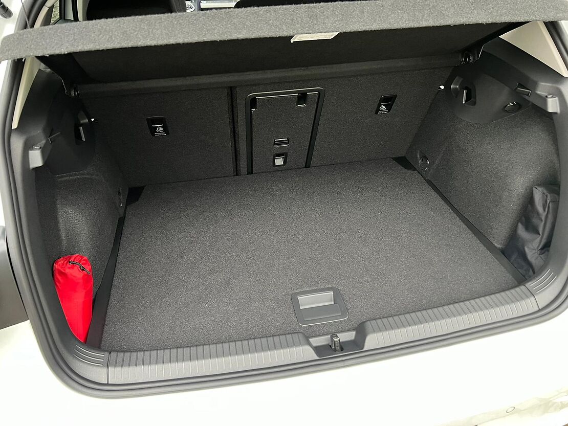 Autopůjčovna Volkswagen Golf MT Praha