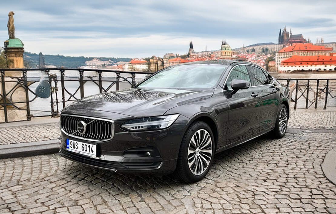 Car rental Volvo S90 in Prague