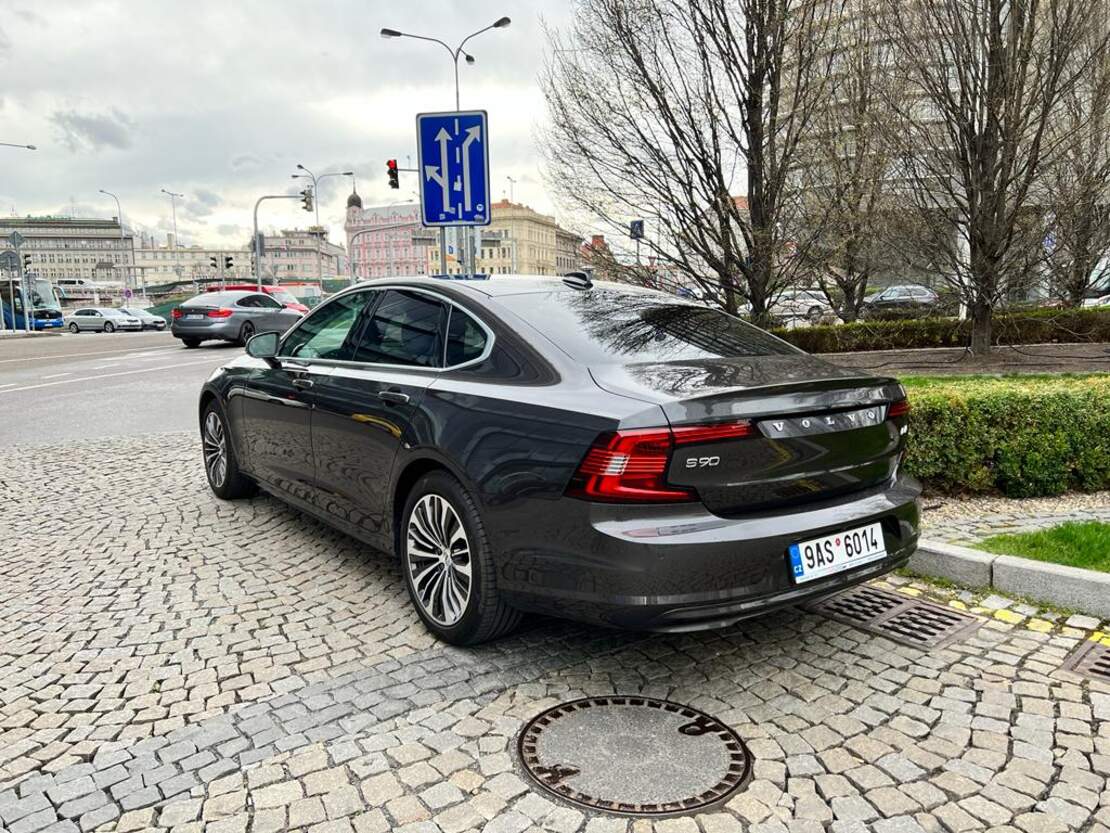 Car rental Volvo S90 in Prague