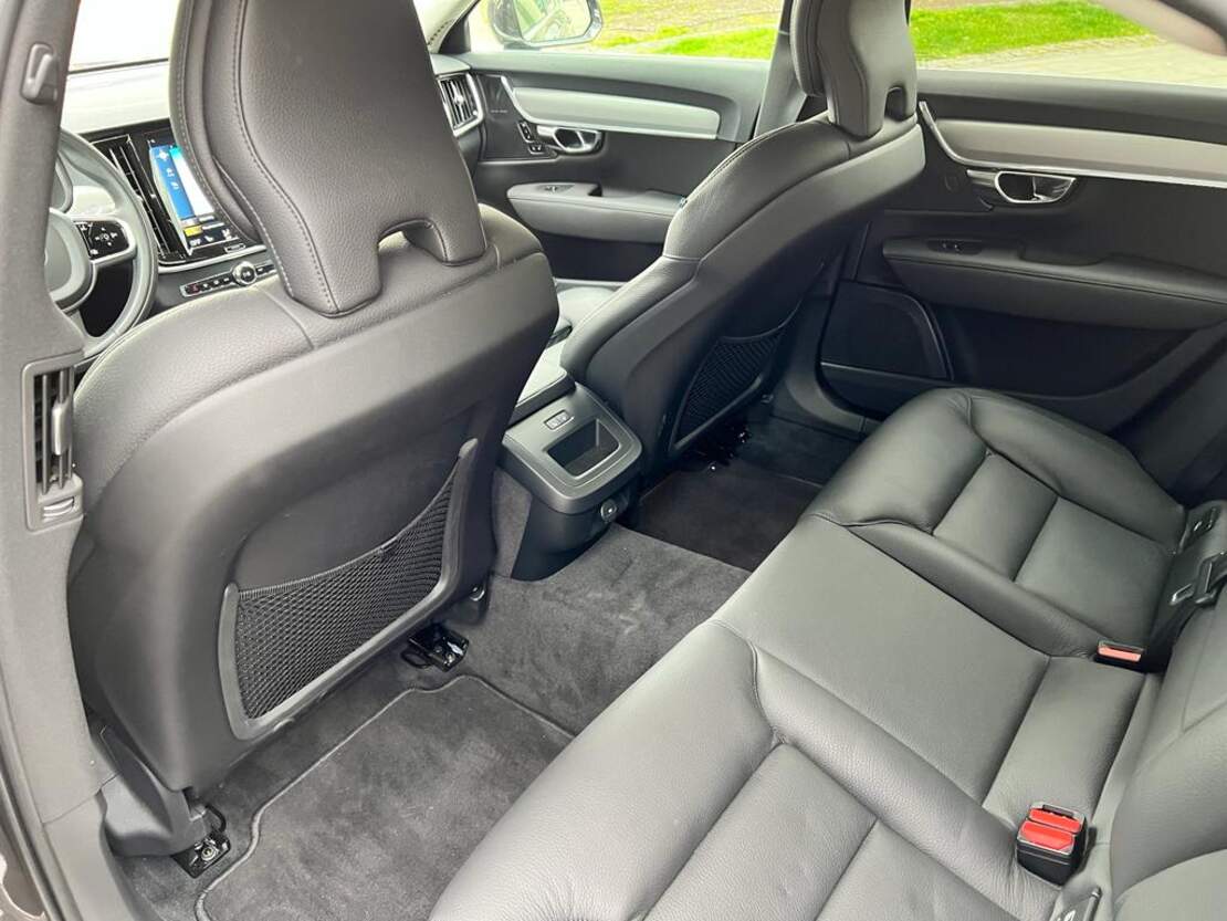 Car rental Volvo S90 in Prague