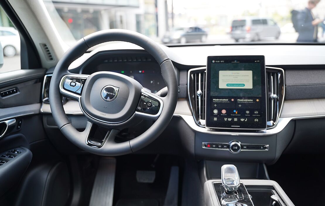 Аренда Volvo XC90 в Праге