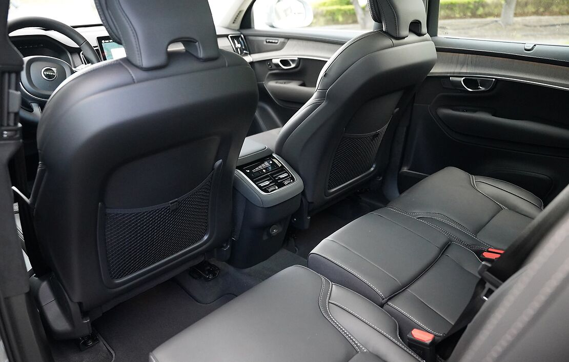 Аренда Volvo XC90 в Праге