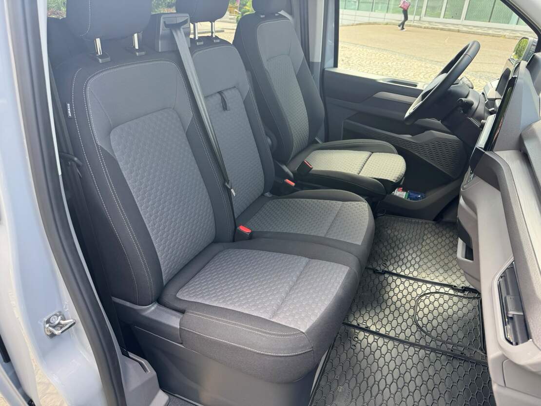 Alquiler VW Caravelle 9 seats en Praga