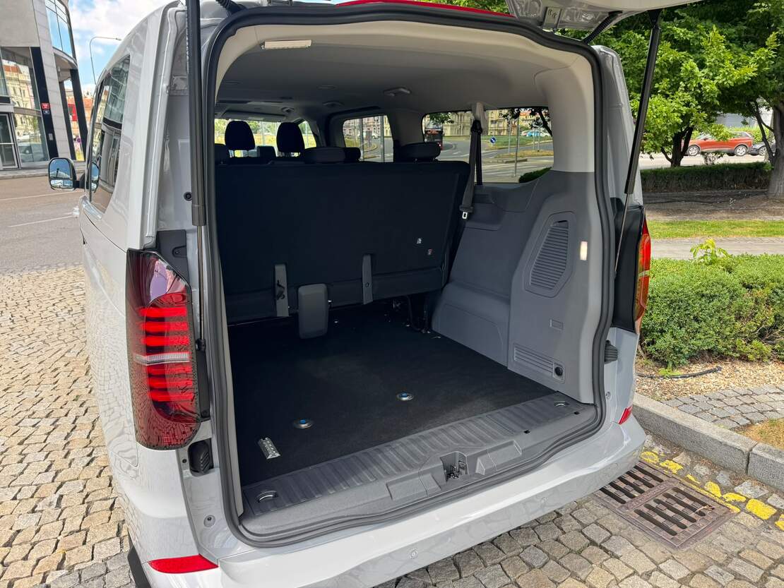 Alquiler VW Caravelle 9 seats en Praga