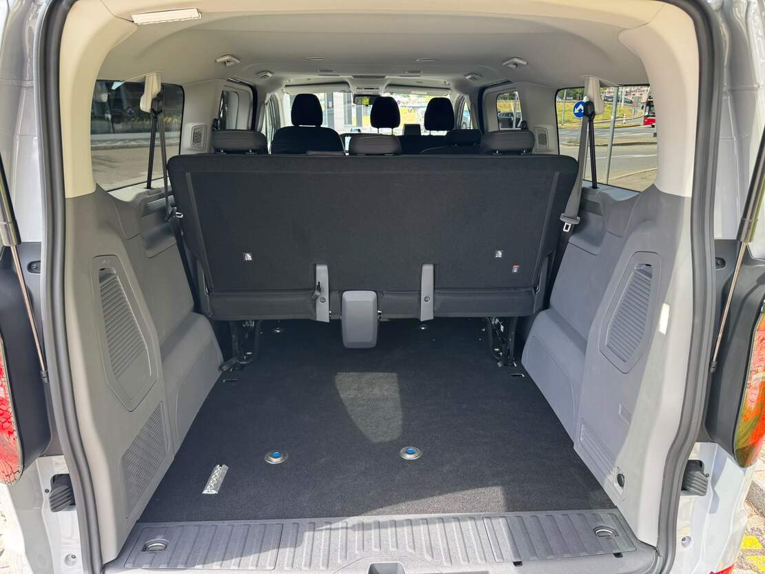 Alquiler VW Caravelle 9 seats en Praga