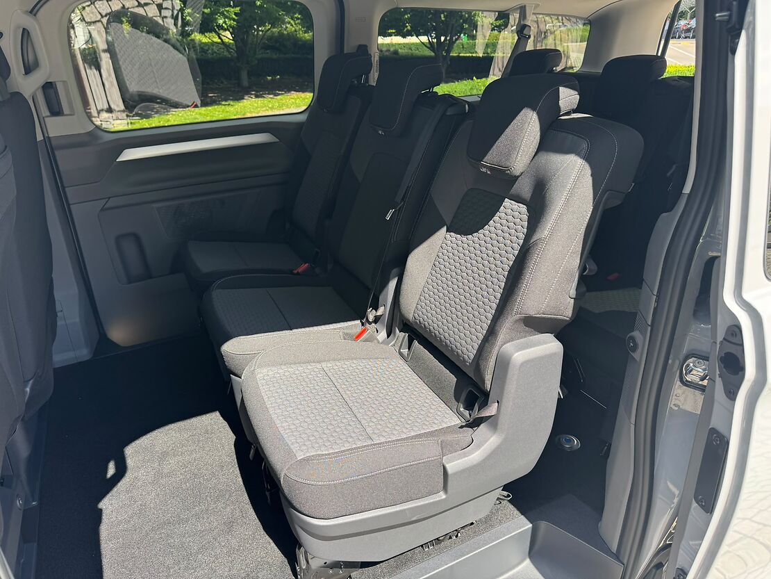 Autopůjčovna VW Caravelle 9 seats Praha