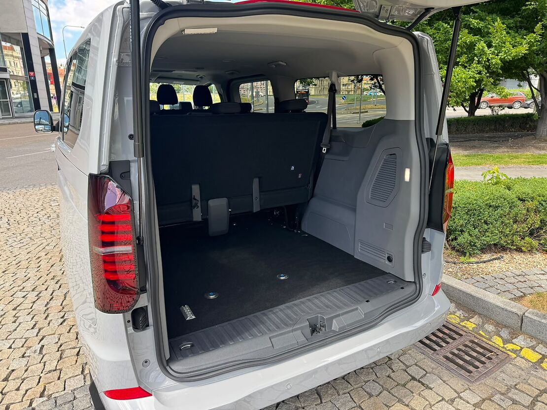 Autopůjčovna VW Caravelle 9 seats Praha