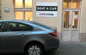 Vchod do kanceláře pronajmout auto v Praze CARLOVE rent a car in Prague