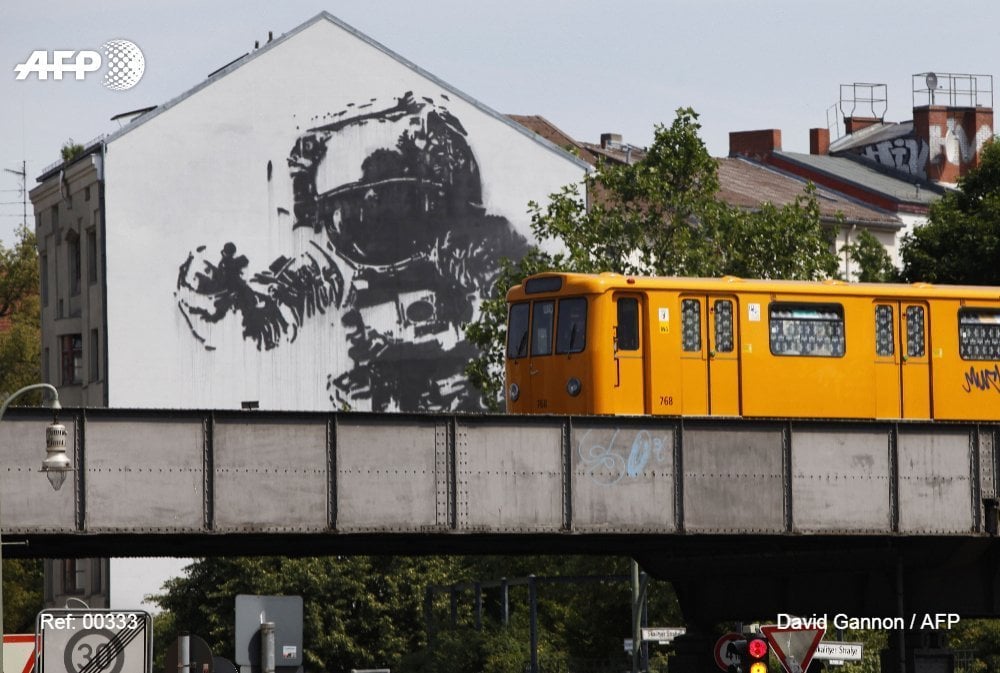 Берлинский стрит-арт на авто из Праги