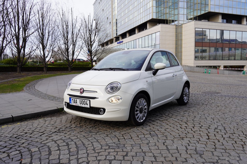 Low price car hire in prague